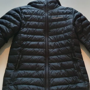 Peak performance jacka - Säljer denna för att jag råkade köpa fel.