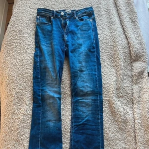 Jeans bootcut - Jätte fina blåa jeans 