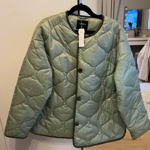 Höst jacka - En helt oanvänd jacka med prislappen kvar❤️