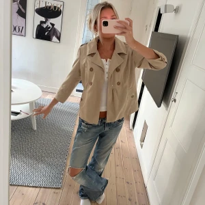 Trekvartsärmad jacka - Såå fin! Aldrig använd