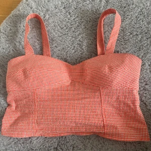 Zara topp - Jättesöt topp från zara, använd en gång!