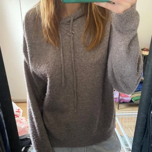 Stickat - Stickad hoodie i strl M🥰