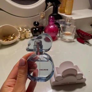 Ariana Grande cloud parfym - endast testad några gånger 🩷