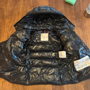 Moncler maya  - Säljer för jag har köpt en fjällräven 💗