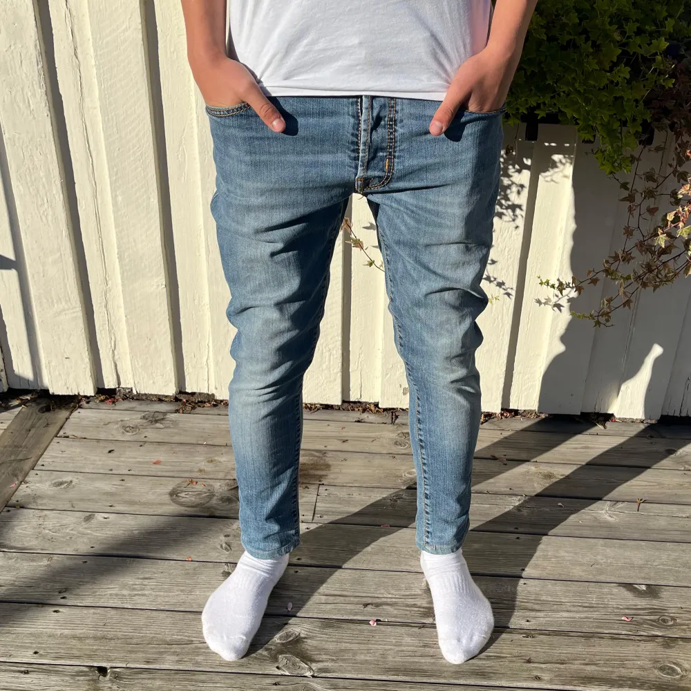 | Sjukt feta Cohën jeans | Storlek: 33 | Modell: 688 Comfort | Modellen på bilden är 177cm | Tveka inte på att skriva om du har frågor eller funderingar💫. Jeans & Byxor.