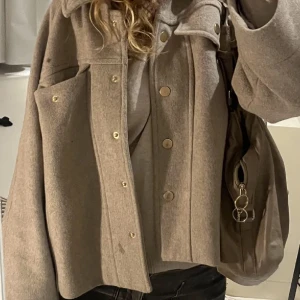 Höstkappa - Så fin från Y.A.S, nypris runt 1000. Perfekt för hösten!