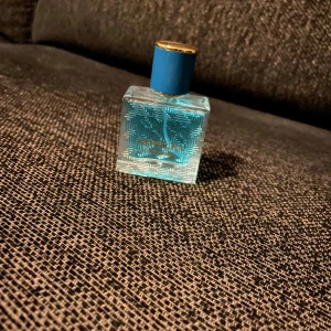Versace Eros parfym - Säljer nu denna parfymen som är köpt i Dubai. Parfymen är full och aldrig använd.
