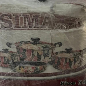 Helt nya kastruller  - Helt nya kastrullset Oöpnade  Pris: 400