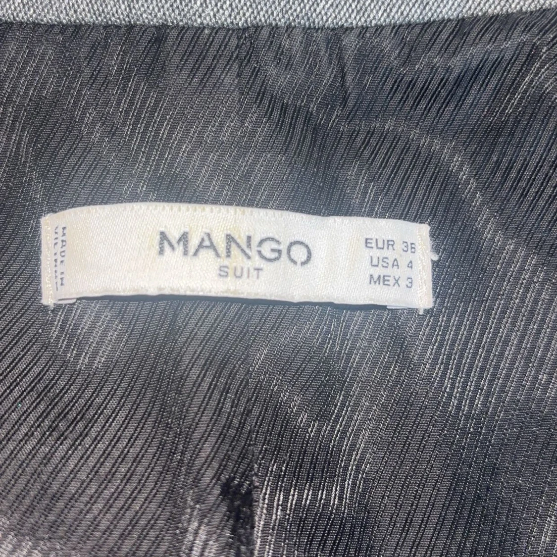 Grå kavaj från Mango - 90