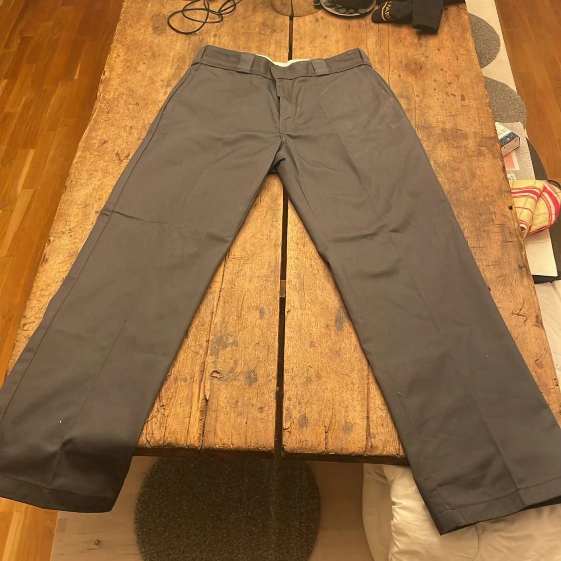 Grå 874 dickies byxor  - 90