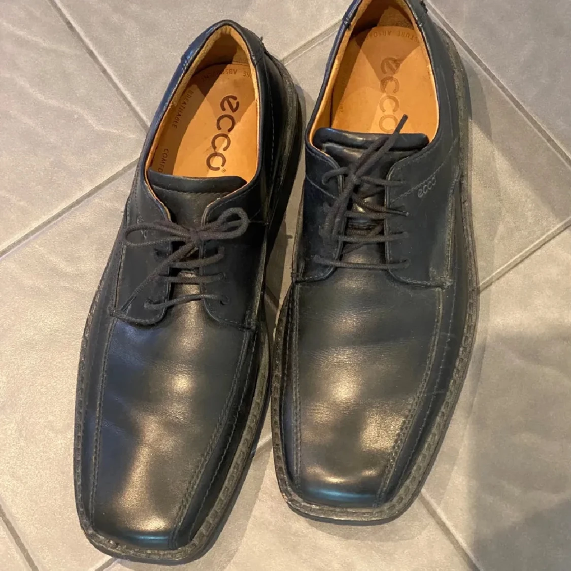 Svarta skinnskor från Ecco - 1