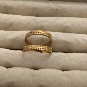 Rostfritt stål ring  - Alla som köper minst två ringar får en slumpmässig vald ring på köpet. Vid köp över tre ringar får man välja ringen som kommer på köpet🛍️🛍️