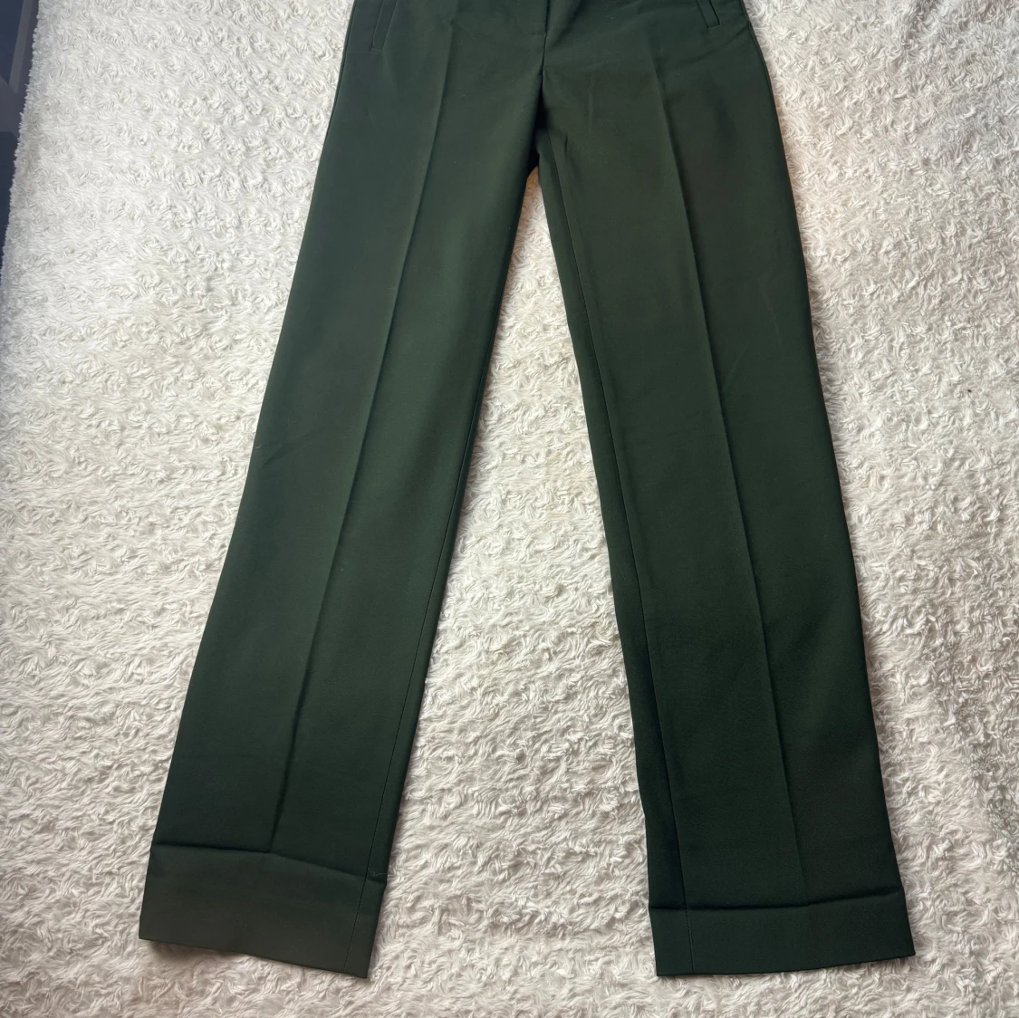 NYA: Gröna kostymbyxor från Stockh LM stl 34