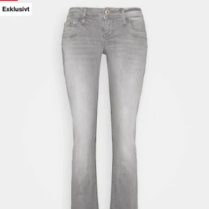 Grå bootcut jeans - Snygga grå bootcut jeans från Ltb i modellen ”valerie”. 