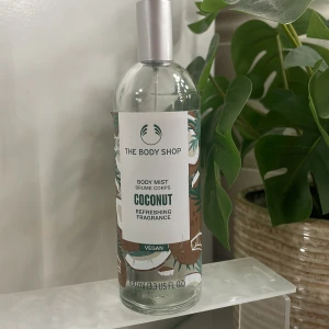 Body Mist Coconut från The Body Shop - 100ml flaska men se bild för mängd