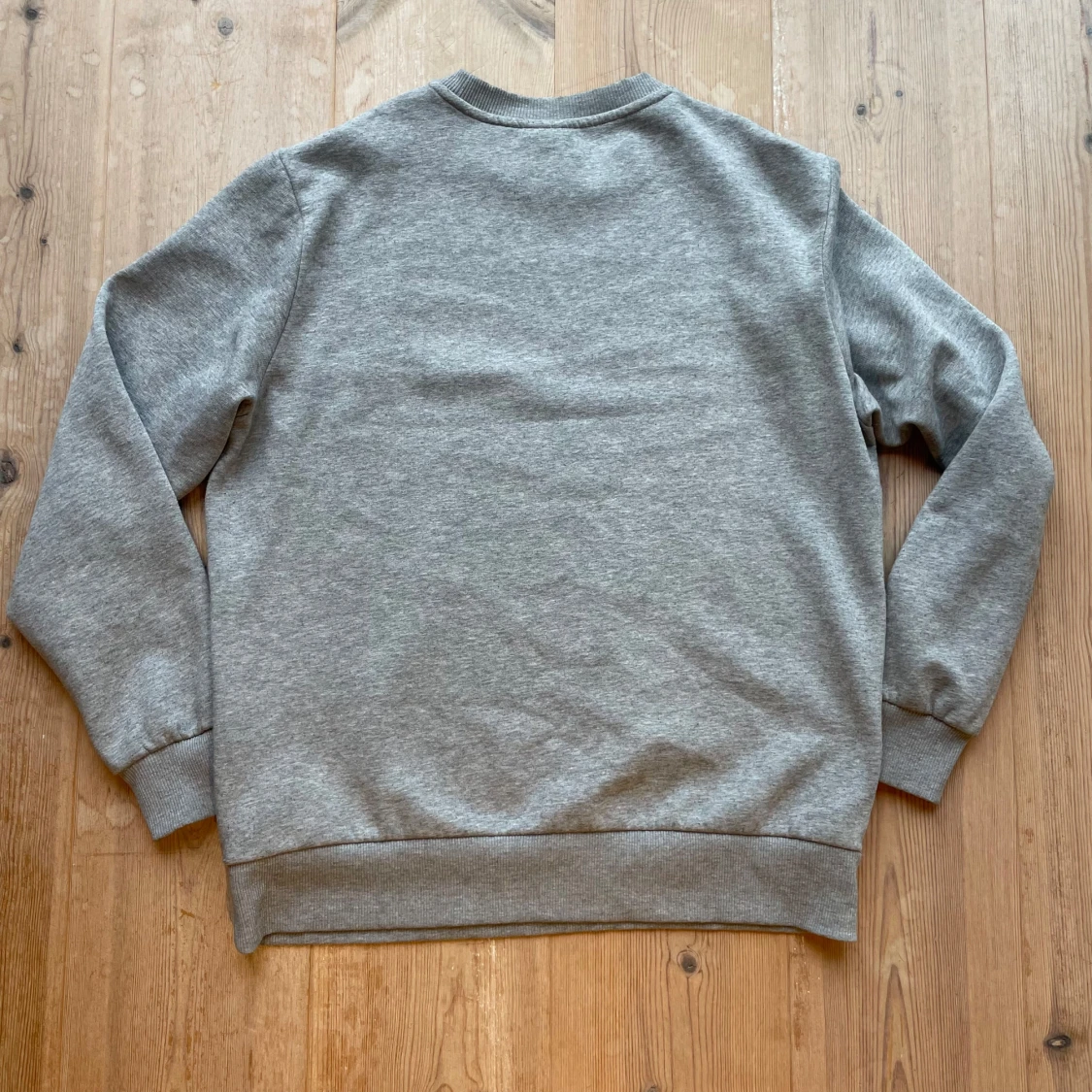Grå sweatshirt från New Balance - 1