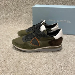 Philippe Model trainers - Riktigt snygga Philippe model yta I er i riktigt bra skick, storlek 40 men kan även passa 41. Inget OG tillkommer, har av dig vid mista fundering. (26)
