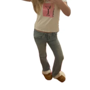 Low waist bootcut jeans 🍒 - As snygga jeans i fint skick!! Passar mig som är 163 o nästan lite långa 💕💕
