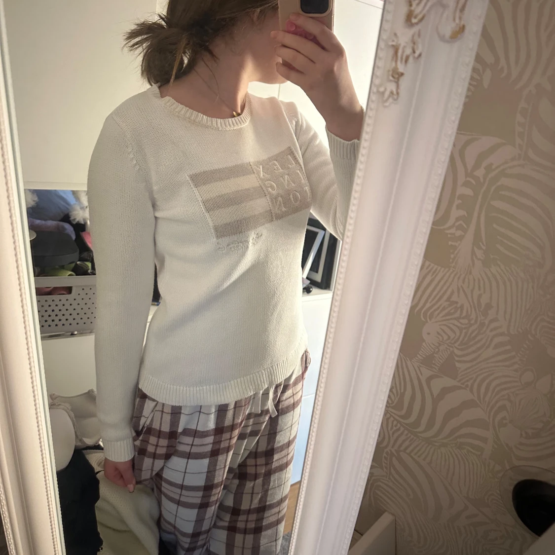 Vit stickad tröja från Lexington