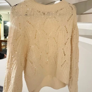 Stickad tröja  - Så fin till både vintern & sommaren