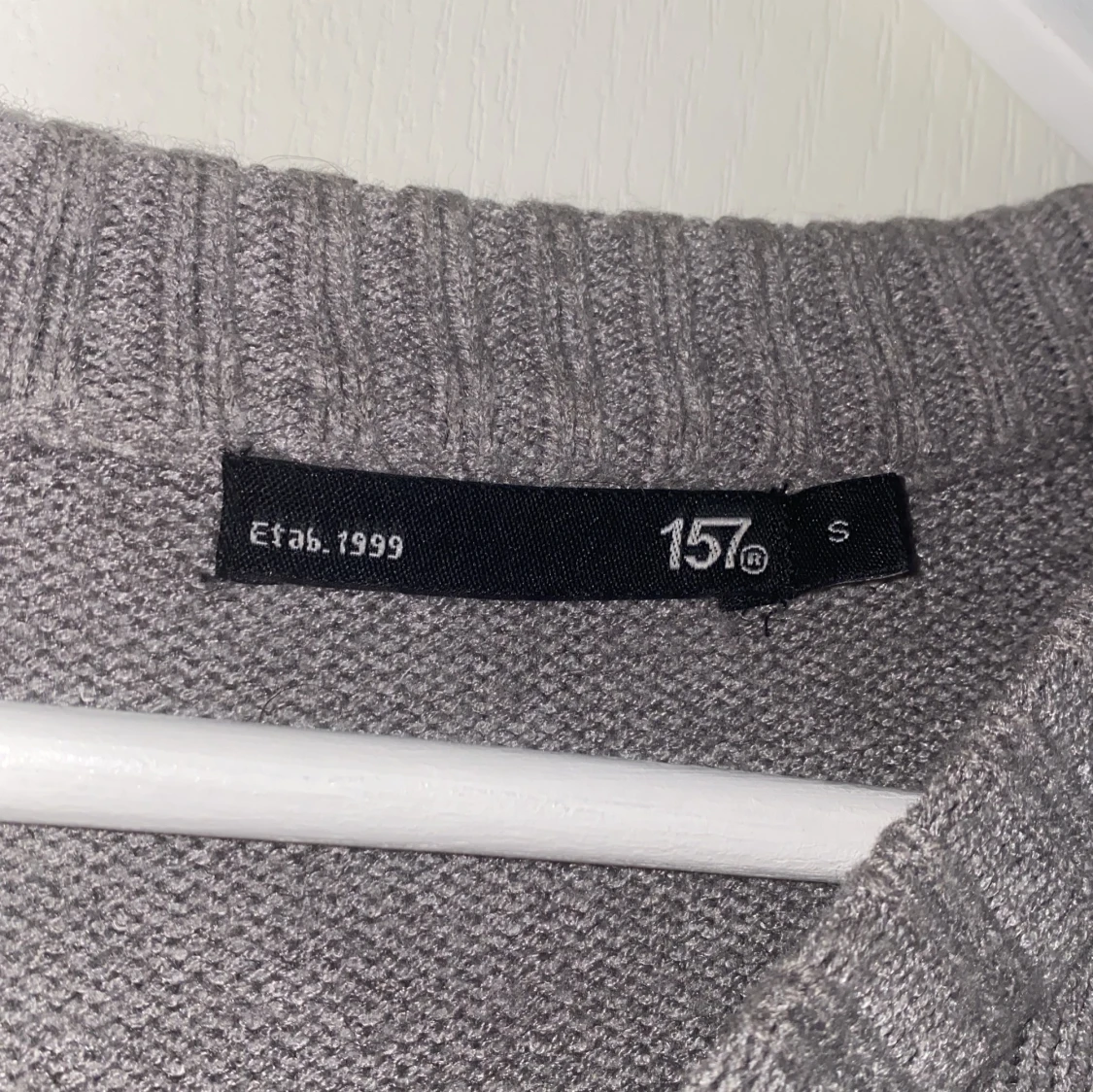 Grå randig tröja från 157 - 2