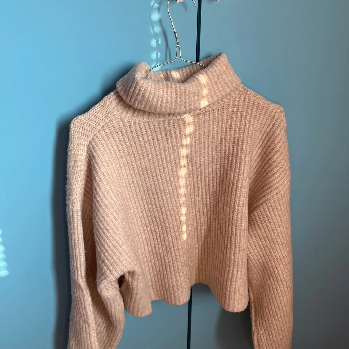 Beige stickad polotröja från Monki - 2