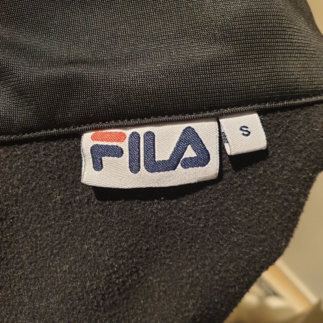 Svart träningsjacka från Fila - 3