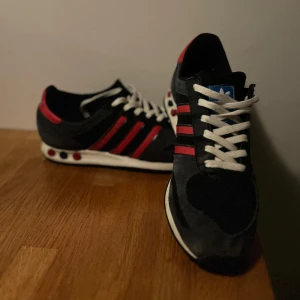 La Trainer skor - Riktigt feta och unika L.A trainers i bra skick 8/10. Skorna är använda men inte mycket och är väl omhändertagna. Stolek 44 2/3.