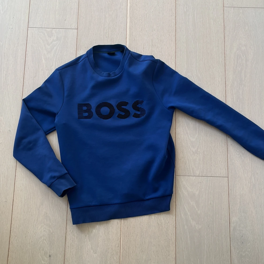 Hugo Boss tröja 