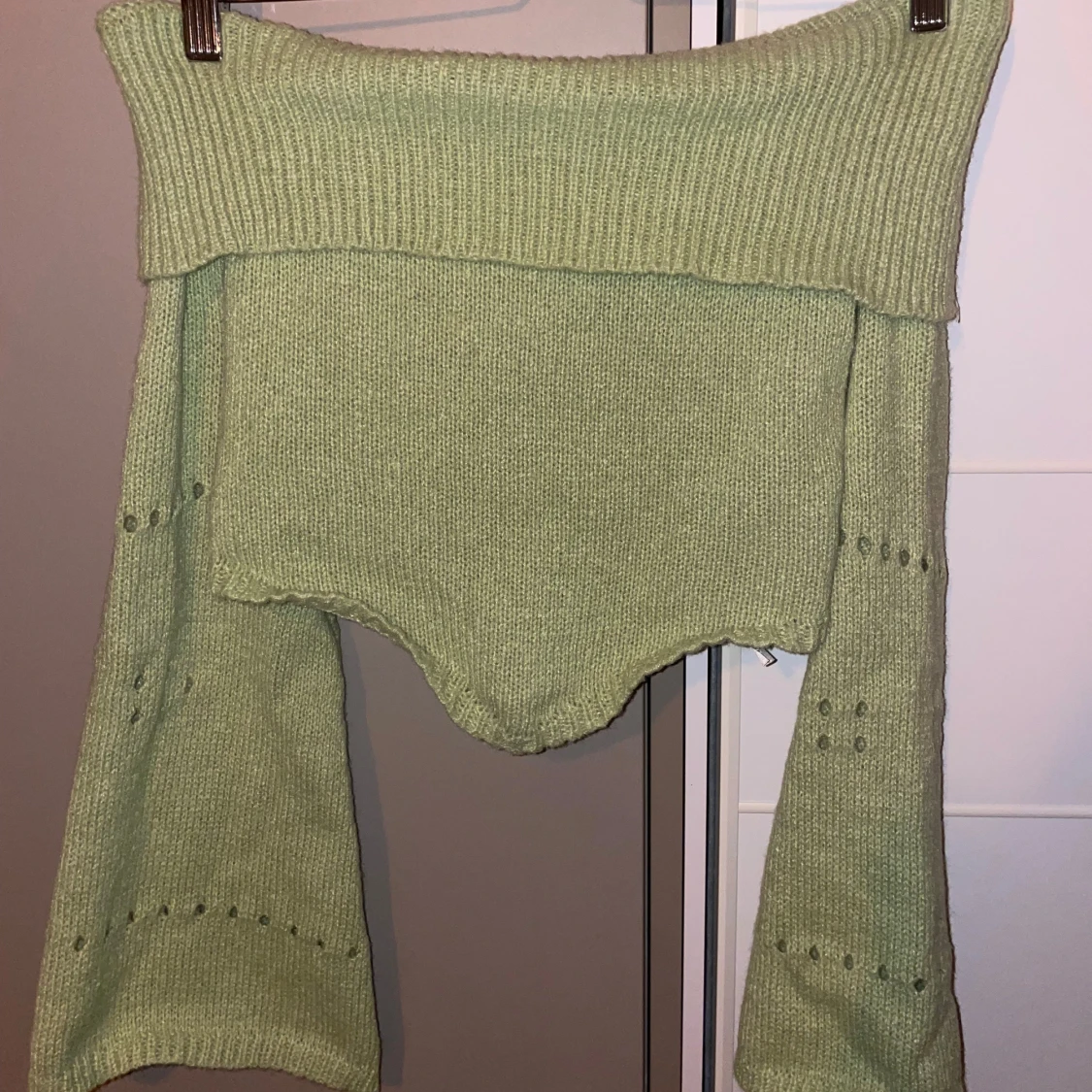 Grön offshoulder stickad topp - 1