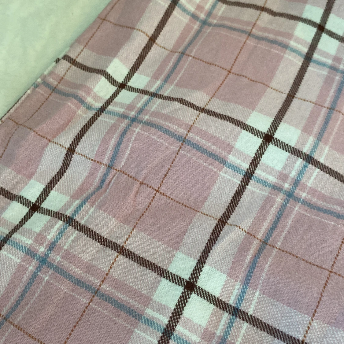 Rosa rutiga byxor från Lindex - 3