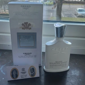 Creed Silver Mountain Water Parfym - Säljer denna Creed Silver mountain water, endast testsprutad. Korken är trasig men den är äkta. Pris diskuterbart.