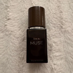 Parfymer - Båda är testade en gång. 🤍