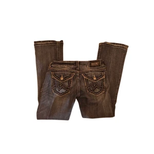  Miss Me jeans - bootcut miss me jeans. Gamla miss me som inte är så vanliga. Köpta i dannmark för ca 2500. pris kan diskuteras ❤️