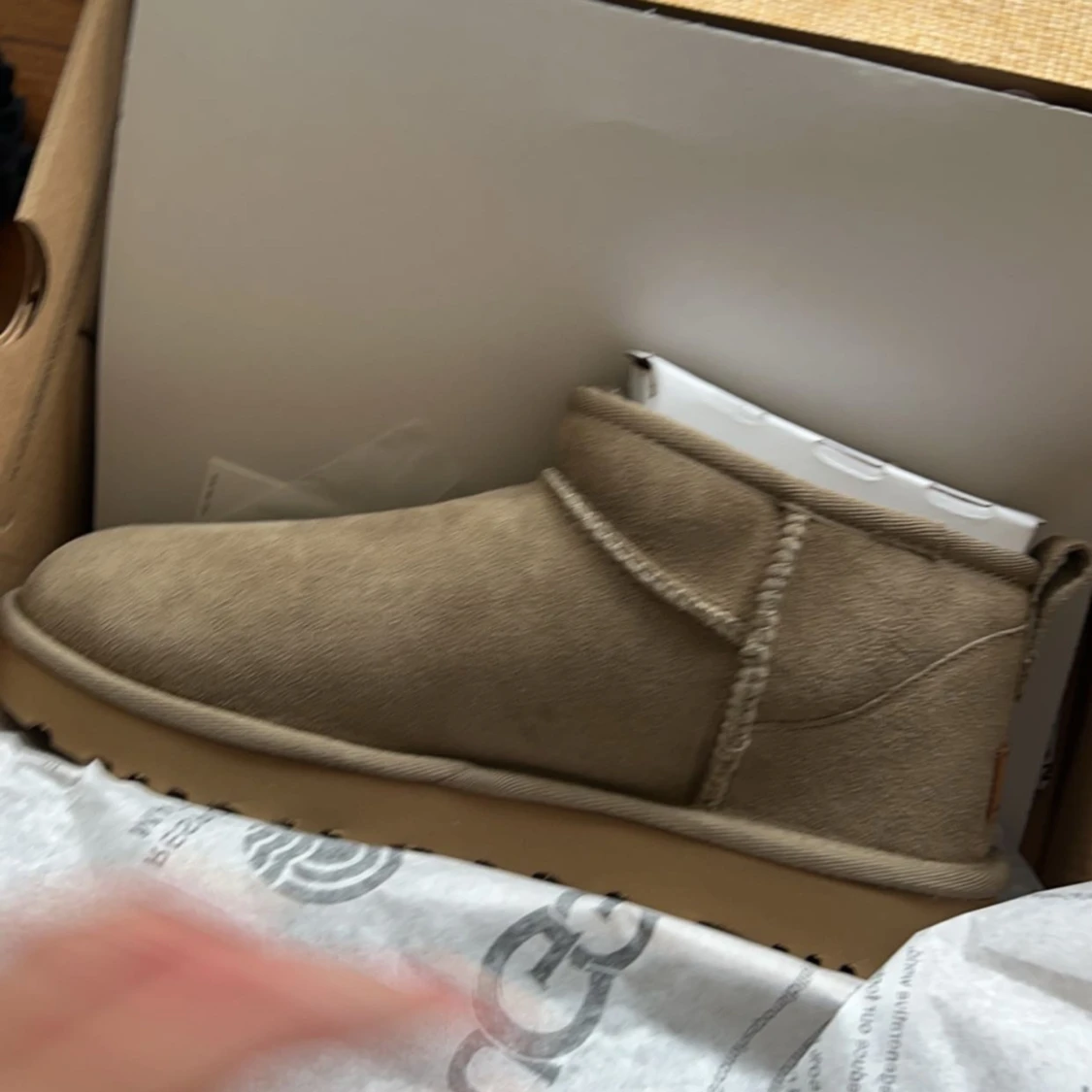 UGG - 2