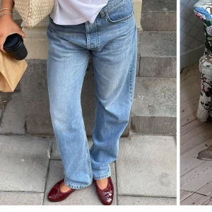 Ljusblåa jeans från Djerf Avenue - Jättefina jeans från Djerf Avenue i size 30 mått: w32, hip 55.5 cm, thigh 34 cm, inseam 76 cm 🥰🥰 endast använd någon gång, skriv privat för fler bilder 🥰 pris kan diskuteras, nypris 1500 sek