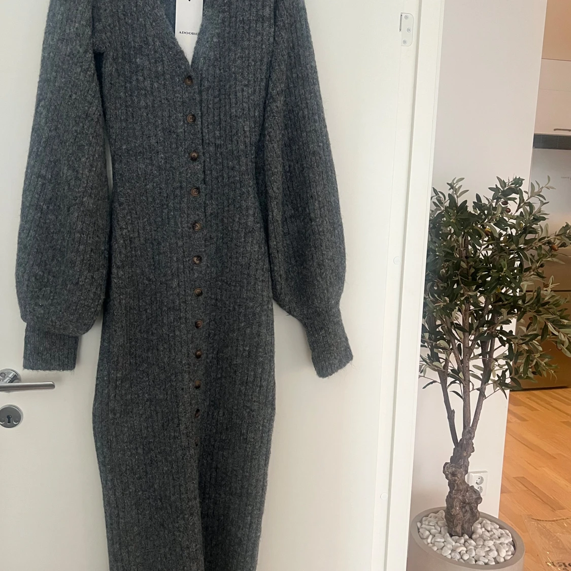 Grå långklänning från Adoore montana Strl 36! - 1