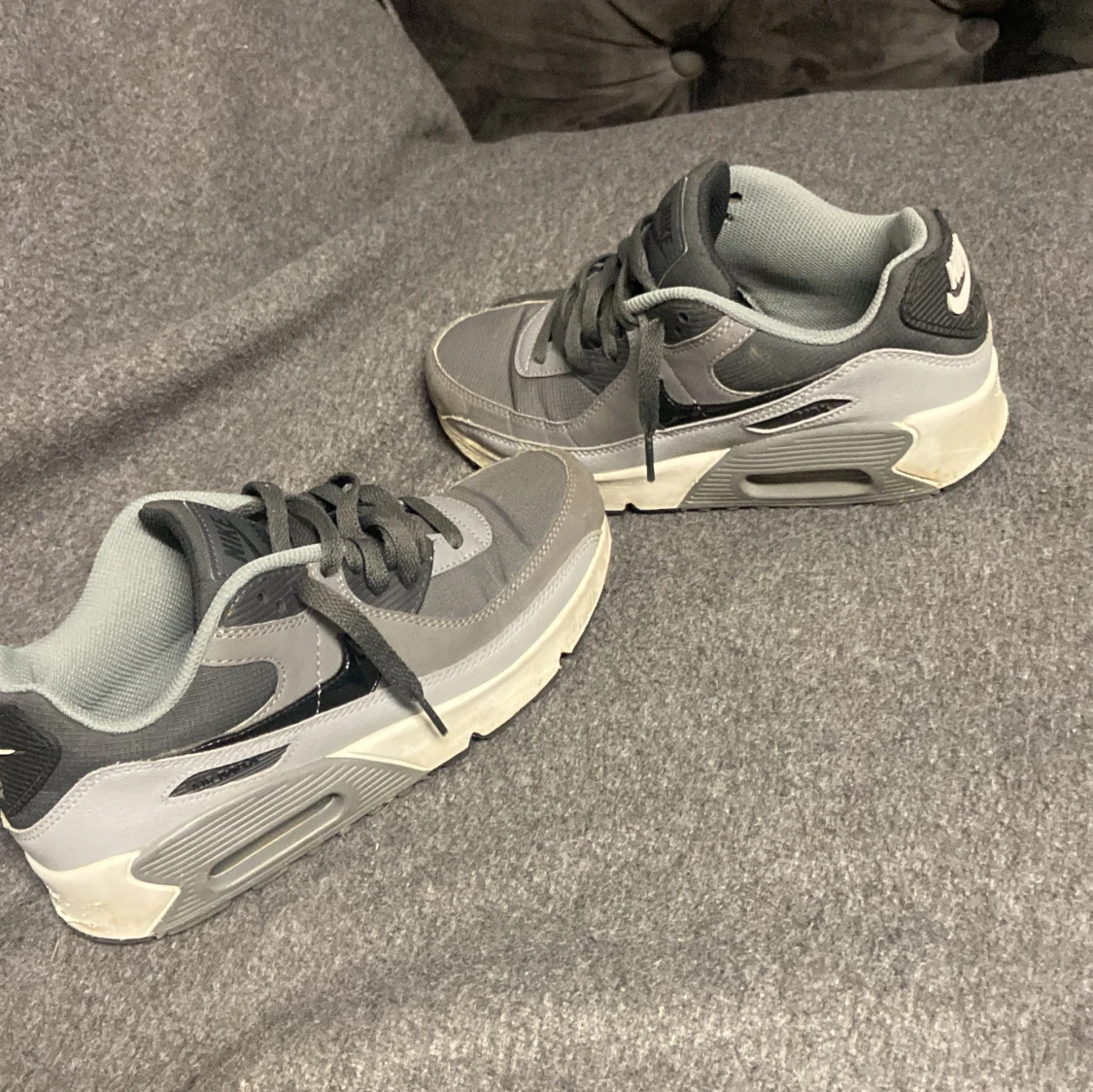Grå Nike Air Max sneakers