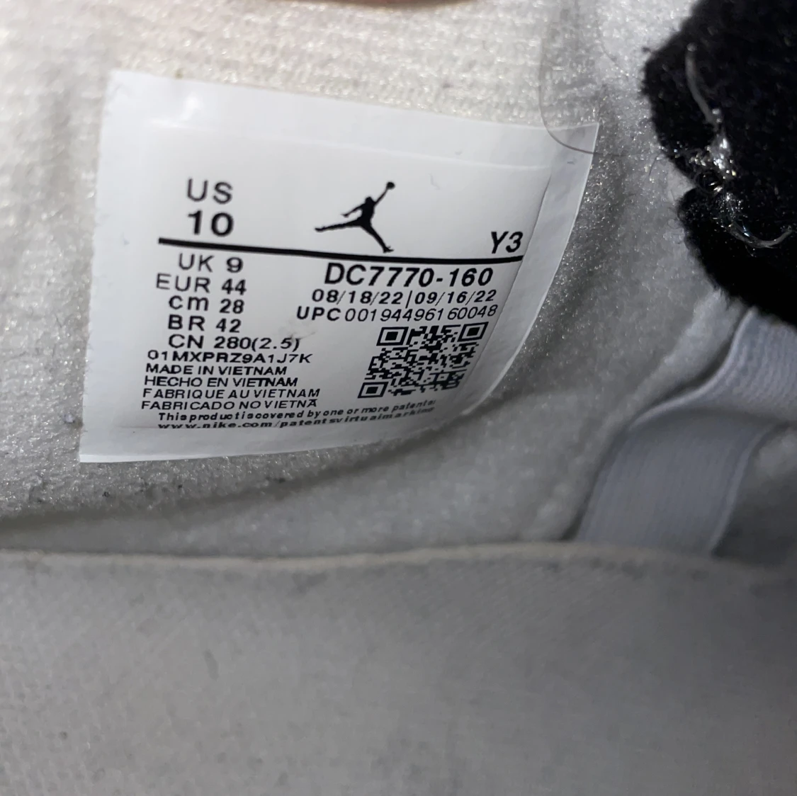  Jordans 4 dark grey - 2