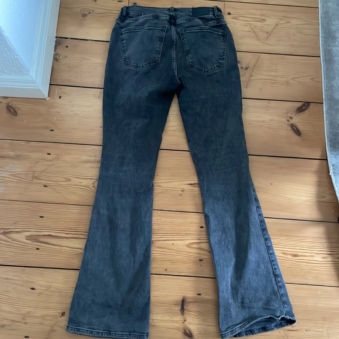 Grå bootcut jeans från Perfect Jeans - 3