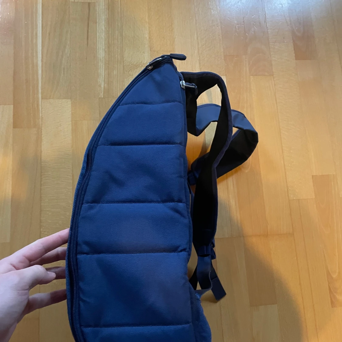 Mörkblå ryggsäck från Db/Douchebags - 1