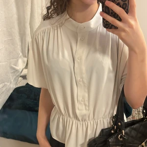 Blus säljs  - Använt två gånger förra sommaren, jättefin och i mycket bra skick 🫶