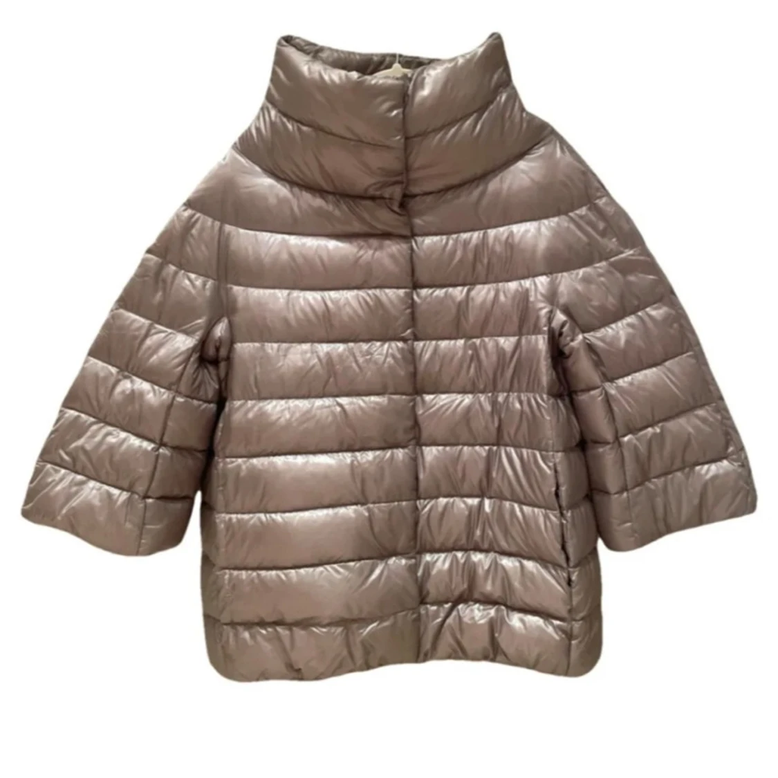 Beige dunjacka från Herno 