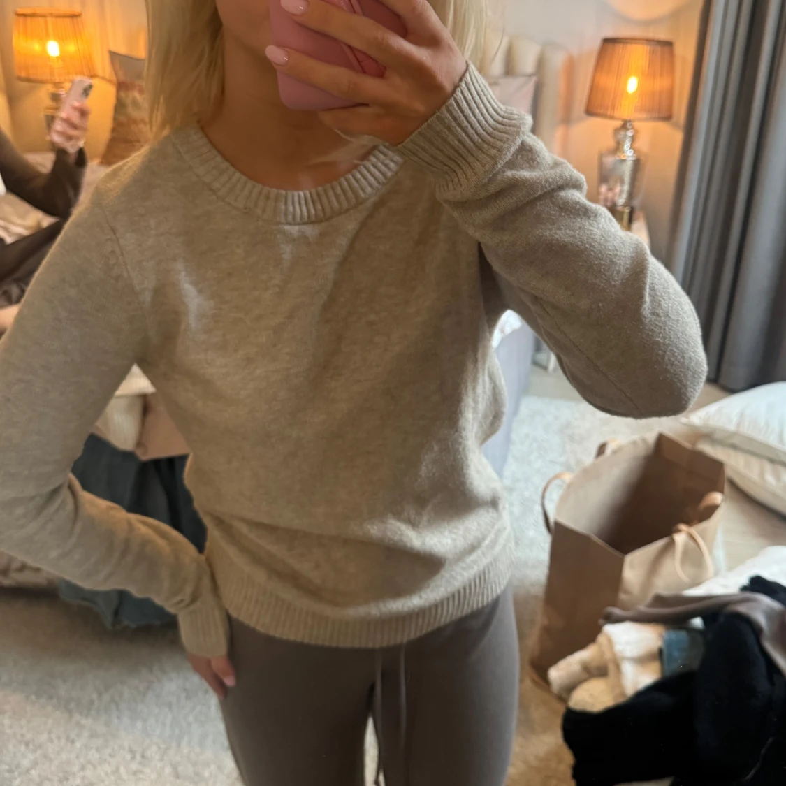 Beige stickad tröja