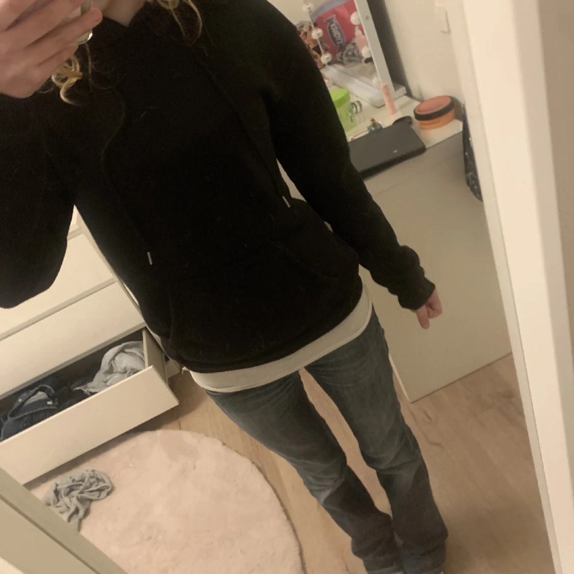 Svart hoodie med tryck - 3