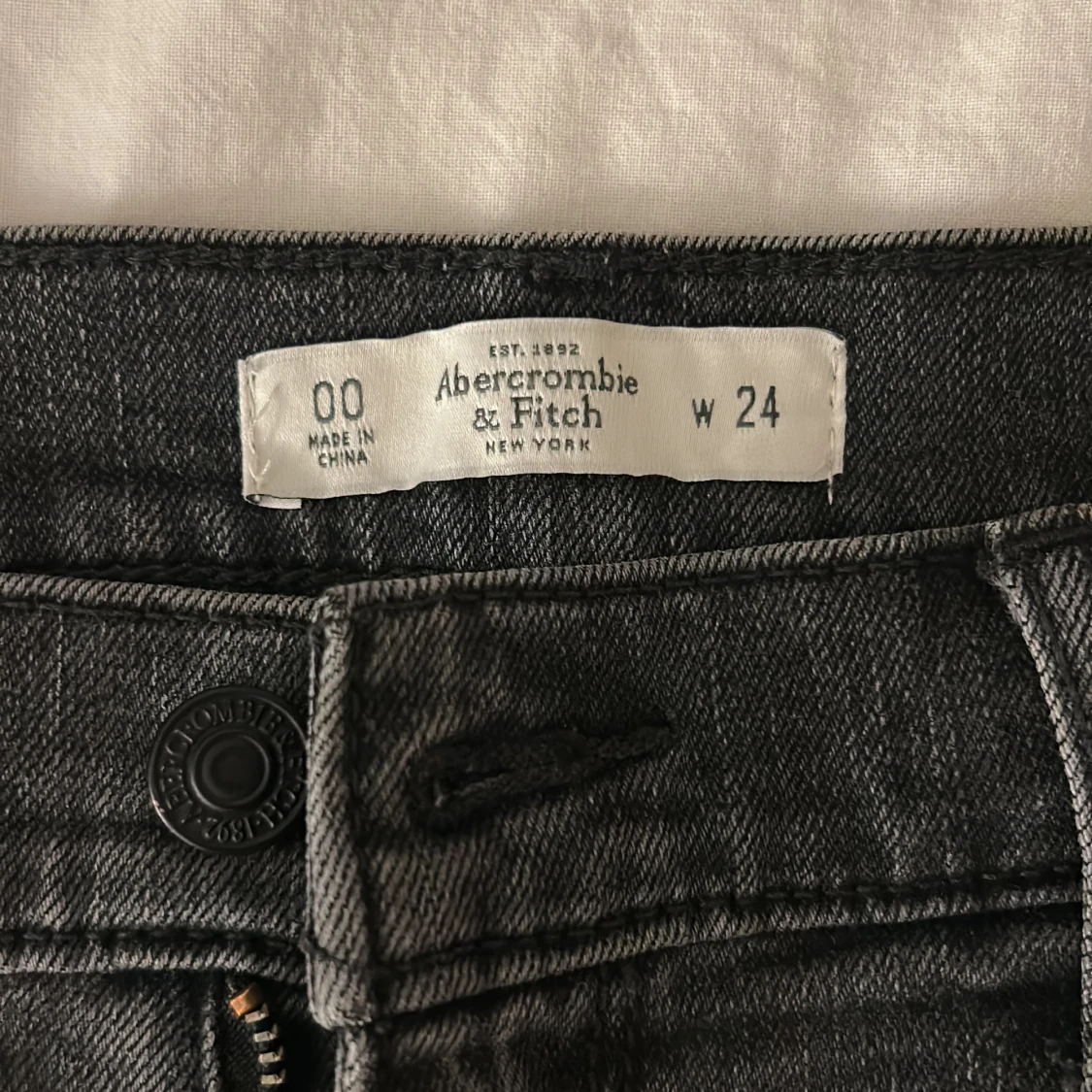 Svarta jeansshorts från Abercrombie & Fitch - 2