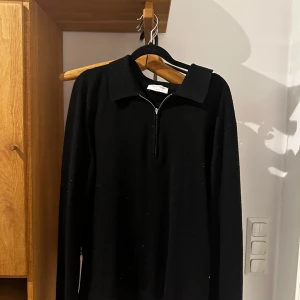 Tiger Of Sweden half zip - Sälger denna då den inte kommer i användning längre, använt några gånger bara är som ny! 