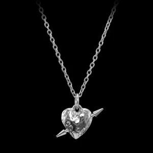 Maria Nilsdotter halsband  - Säljer mitt Tuvstars Heart halsband från Maria Nilsdotter. Nypris ligger på 2795kr och det är i bra skick, säljer då det inte kommer till användning hos mig. 