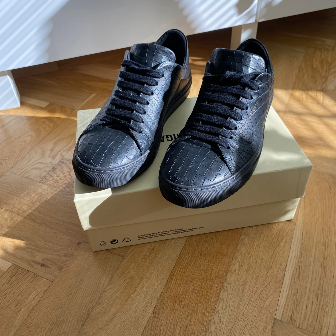 Axel Arigato Croc Embossed