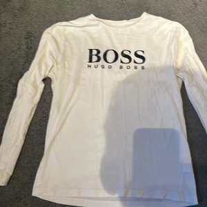 Hugo boss  - En Hugo boss tröja knappt använd 
